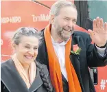  ?? CP ?? NDP Leader Tom Mulcair and wife Catherine Pinhas thank party volunteers on election day.