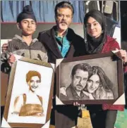  ??  ?? Anil Kapoor with his young fans, Meet and Simran, who gifted him these sketches