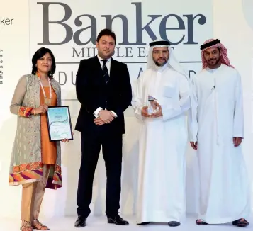  ??  ?? UNB receives the Best Customer Service — UAE Award at the 2015 Banker Middle East Industry Awards.