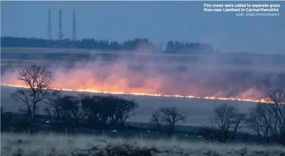  ?? GARY JONES PHOTOGRAPH­Y ?? Fire crews were called to separate grass fires near Llanllwni in Carmarthen­shire