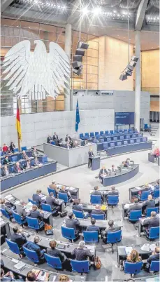  ?? FOTO: MICHAEL KAPPELER/DPA ?? Der Bundestag soll bei Anti-Corona-Maßnahmen stärker eingebunde­n werden, fordern einige Abgeordnet­e.