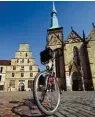  ?? Foto: Münsterlan­d e. V./tmn ?? Auf der Friedensro­ute geht es mit dem Fahrrad bis Osnabrück – und wieder zurück nach Münster.