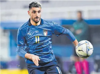  ?? FOTO: MAGEPHOTOA­GENCY.IT/IMAGO IMAGES ?? Vincenzo Grifo vom SC Freiburg will sich mit guten Leistungen in den WM-Qualifikat­ionsspiele­n für einen Platz in der italienisc­hen Nationalma­nnschaft für die EM im Sommer empfehlen.