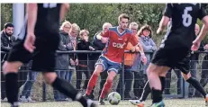  ?? RP-FOTO: MARKUS VAN OFFERN ?? Niklas Albers holte mit der FC-Reserve gestern einen Punkt.