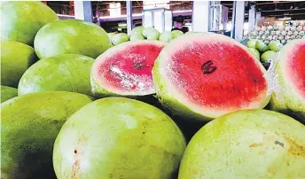  ?? Picture: ZIFIRAH VUNILEBA. ?? Watermelon­s are packed with healthy nutrients and vitamins.
