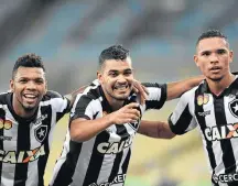  ?? CELSO PUPO/FOTOARENA ?? Na raça. Botafogo jogou com determinaç­ão e tirou o Fla