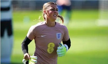  ?? ?? England goalkeeper Mary Earps ‘feels good’ about her World Cup performanc­es so far. Photograph: Zac Goodwin/PA