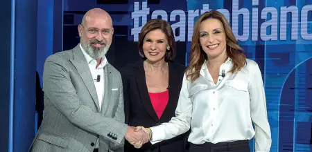  ?? In tv ?? Stefano Bonaccini e Lucia Borgonzoni con Bianca Berlinguer