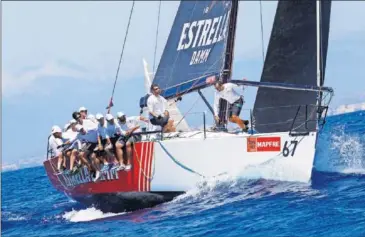  ??  ?? GANADORES. El ‘Estrella Damm,’ durante la etapa de ayer en la cual alcanzó el liderato de la Copa.