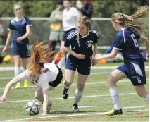  ?? CLIFFORD SKARSTEDT ?? A 2015 study in the British Journal of Sports Medicine pointed to higher rates of concussion­s for females playing soccer.