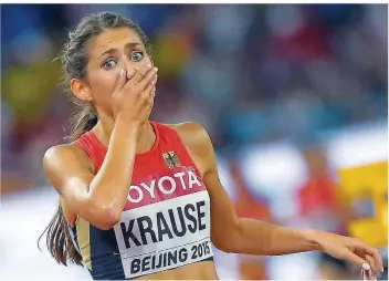  ??  ?? FOTO: CHARISIUS/DPA Regelrecht geschockt von sich selbst war Gesa Felicitas Krause vor zwei Jahren, als sie bei der WM in Peking über die 3000 Meter Hindernis sensatione­ll die Bronzemeda­ille gewonnen hatte.