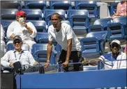  ?? ULI SEIT / THE NEW YORK TIMES ?? Sloane Stephens says she’s currently on a break from her coach, Kamau Murray, seen here at this year’s U.S. Open. There has been plenty of unsettleme­nt regarding women’s tennis coaches.