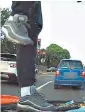  ??  ?? The dash cam footage of the moped robbery on Saturday