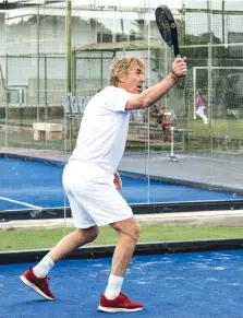  ?? ANDREA BRUCCULERI ?? Zibì Boniek durante un'esibizione al Circolo Tennis Montecitor­io