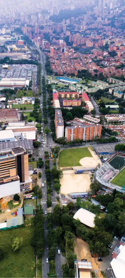  ?? FOTO JUAN DAVID ÚSUGA ?? La avenida Las Vegas en Envigado todavía cuenta con un gran potencial para el desarrollo empresaria­l y residencia­l en altura; se vienen dos planes parciales para este corredor.