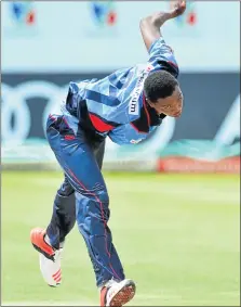  ?? Picture: GALLO IMAGES ?? BACK IN TRAINING: A decision is yet to be made on whether Lungi Ngidi will play against the Warriors tomorrow