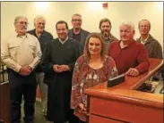  ?? CHRIS BARBER — DIGITAL FIRST MEDIA ?? Magisteria­l District Judge Scott Massey swore in the newly elected township supervisor­s in his jurisdicti­on. From left are Gerald Poerter, New London; Gurtis Mason, Penn; Massey; Winand, West Nottingham; Candice Miller, West Nottingham; Albert Jezyk,...