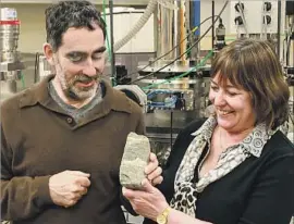  ?? University Of Wollongong ?? RESEARCHER Allen Nutman, left, with associate professor Vickie Bennett, led a team in examining rocks from the Isua Greestone Belt for signs of early life.