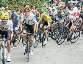  ?? FOTO: AP ?? Hoy el Sky intentará demostrar una vez más su poderío arropando a su líder, Froome