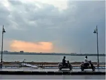  ?? — S. SURENDER REDDY ?? A view of the overcast skies near Tank Bund in Hyderabad on on Monday.