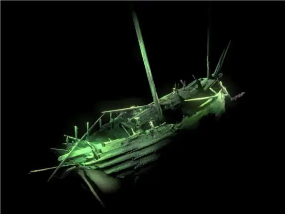  ?? (Deep Sea Production­s/MMT) ?? Image of the seabed wreck from an underwater vehicle