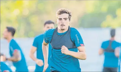  ?? FOTO: ATHLETIC CLUB ?? Iñigo Córdoba, durante un entrenamie­nto con el Athletic, club del que llega al Alavés en calidad de cedido