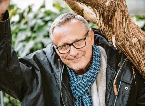  ?? Foto: Thomas Karsten ?? Der bekannte deutsche Liedermach­er und Poet Konstantin Wecker kommt mit seiner Autobiogra­fie „Das ganze schrecklic­h schöne Leben“ins Donauwörth­er Gymnasium. Dort liest er im Rahmen des Donauwörth­er Kultur-Frühlings am 9. März.