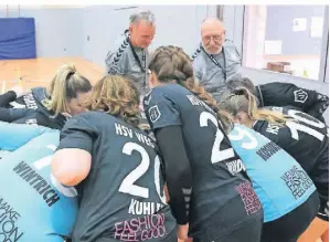  ?? FOTO: NIPKO ?? Der Teamgeist stimmt beim HSV Wegberg. In der Hinrunde gab es fünf Saisonsieg­e.