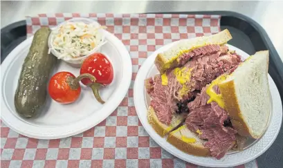  ?? RICK MADONIK TORONTO STAR ?? Sumith Fernando is a Sri Lankan chef who makes smoked meat sandwiches for a mostly Asian clientele.