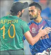  ?? HT PHOTO ?? India skipper Virat Kohli has gifted Shahid Afridi a shirt signed by India team players.