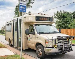  ?? [PHOTO BY ERIECH TAPIA, ?? A Citylink bus makes a stop at one of the new bus stops at 9th and Rankin. There will be 106 new stops once the project is completed.