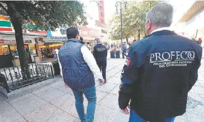  ?? LEONEL ROCHA ?? Algunos inspectore­s han recorrido los sectores comerciale­s.