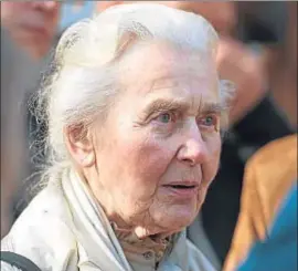  ?? PHILIPP SCHULZE / AP ?? Ursula Haverbeck, de 87 años, la gran dama de los negacionis­tas