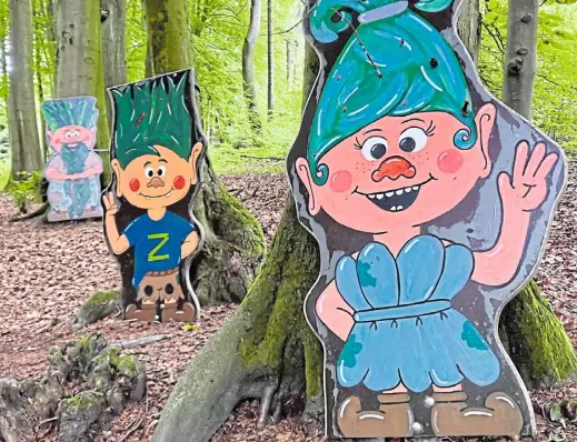  ?? Foto: Katharina Eisele ?? Die Figuren im Wunderwald werden mit viel Liebe in Handarbeit von Ehrenamtle­rn hergestell­t. In der Vergangenh­eit wurden sie immer wieder zerstört.