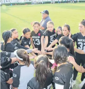  ??  ?? Las jugadoras ven a este deporte como una prueba para ser más fuertes.