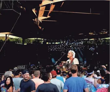  ?? JOURNAL SENTINEL FILES ?? Dead & Company performs at Alpine Valley Music Theatre in East Troy in 2016. The venue will be closed in 2017 for the first time in its history. Live Nation, which manages the facility, said it is working on booking shows for 2018.