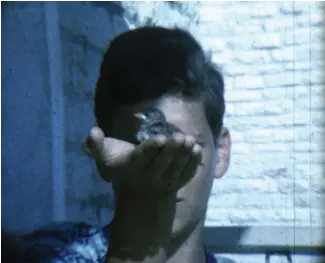  ?? (Zohar Elazar) ?? (Left) ZOHAR ELAZAR’S Passer Domesticus 8mm video work considers our national and military ethos, and underlying human emotions.