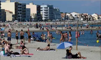  ?? (Photo illustrati­on AFP) ?? Deux Français sur quatre ne partent pas en vacances...