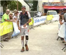  ??  ?? Tony Virissel, le grand gagnant du trail, à l’arrivée.