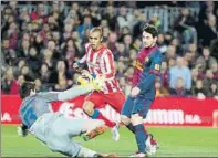  ?? FOTO: E. OMEDES ?? Courtois (Atleti) se fue a Inglaterra tras recibir seis