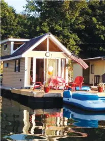  ?? STAFF FILE PHOTO ?? A remodeled houseboat floats on Boone Lake in Tennessee.