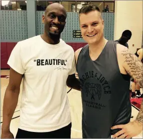  ?? RAY MARTIN-MEDIANEWS GROUP ?? Ray Martin, right, with Gervase Peterson at the charity basketball game.