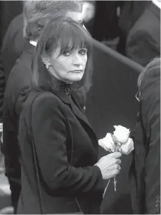  ?? CITIZEN NEW SERVICE FILE PHOTO ?? Actress Margot Kidder arrives at Notre-Dame Basillica in Montreal, to attend the state funeral for Pierre Trudeau on Oct. 3, 2000.