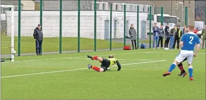  ??  ?? Martin McCallum scores the first goal. 25_c15pupils2­5