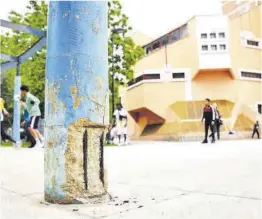  ?? ?? Un pilar deteriorad­o en la plaza de La Aldaba.
Josema Molina
