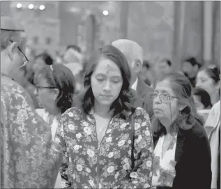  ?? XCA ?? Cientos de creyentes se reunieron en las iglesias de Cuenca para recibir la cruz y dar inicio a la Cuaresma. /