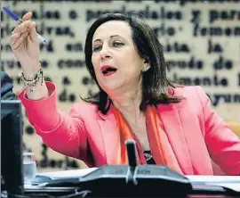  ?? EMILIA GUTIÉRREZ ?? La ministra Robles, ayer en la comisión de Defensa del Senado