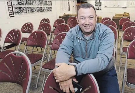  ?? CLIFFORD SKARSTEDT EXAMINER ?? Peterborou­gh Petes general manager Michael Oke inside the team's video/players lounge on Wednesday at the Memorial Centre.