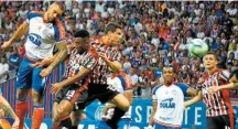  ?? ROMILDO DE JESUS/FUTURA PRESS ?? Parelho. São Paulo e Bahia fizeram jogo bastante disputado