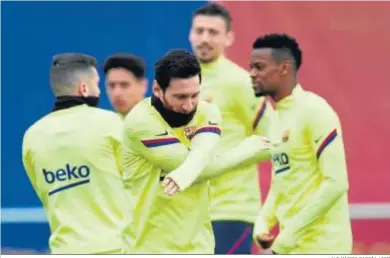  ?? ALEJANDRO GARCÍA / EFE ?? Lionel Messi, en el entrenamie­nto matinal del Barcelona, ayer, en la ciudad deportiva Joan Gamper.